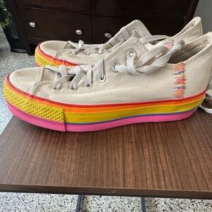 M SZ 9 / W SZ 11 Converse Chuck Taylor’s